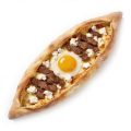 Pide mit Mozzarella Feta Kebabfleisch und Ei.jpg